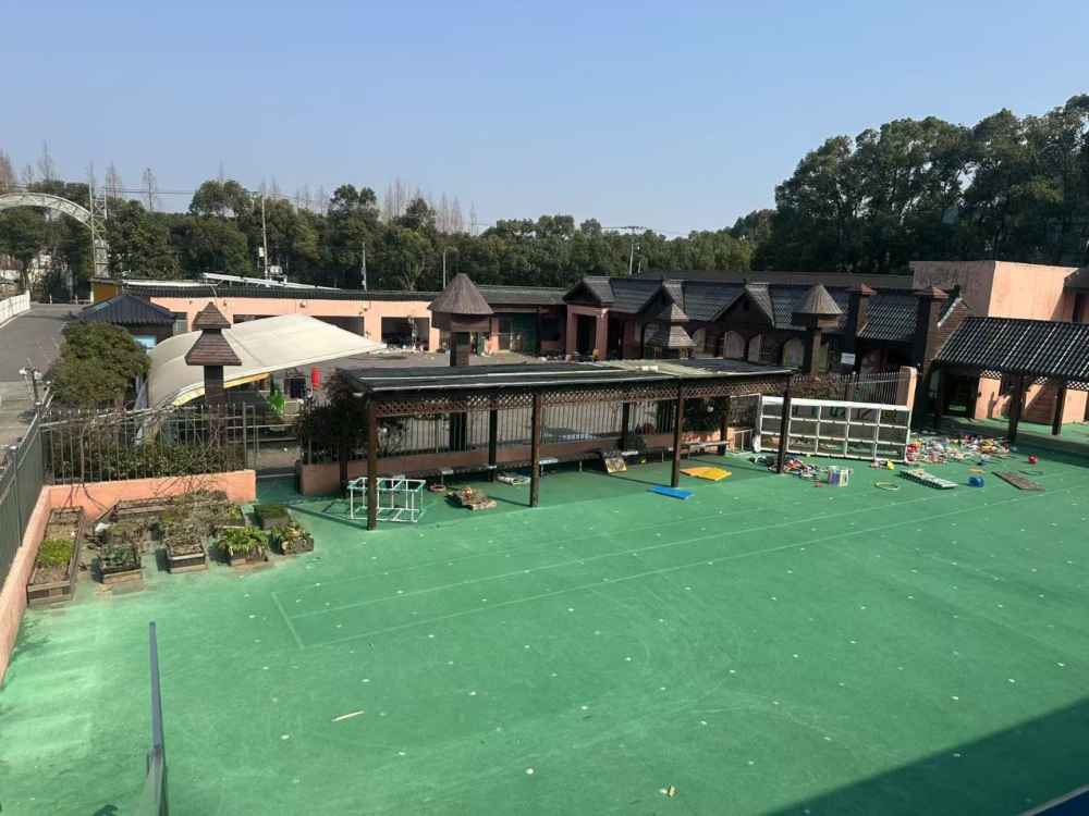 可以实地注册,有市政污水纳管,消防证件齐全