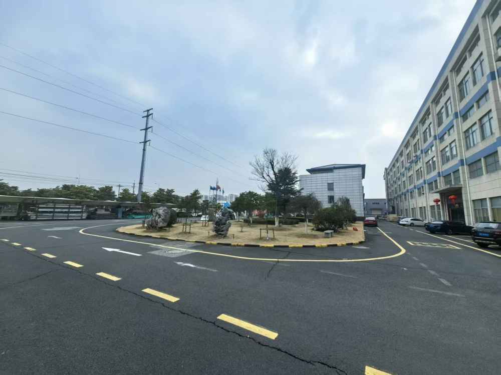 环氧地坪，带行车，精装办公室