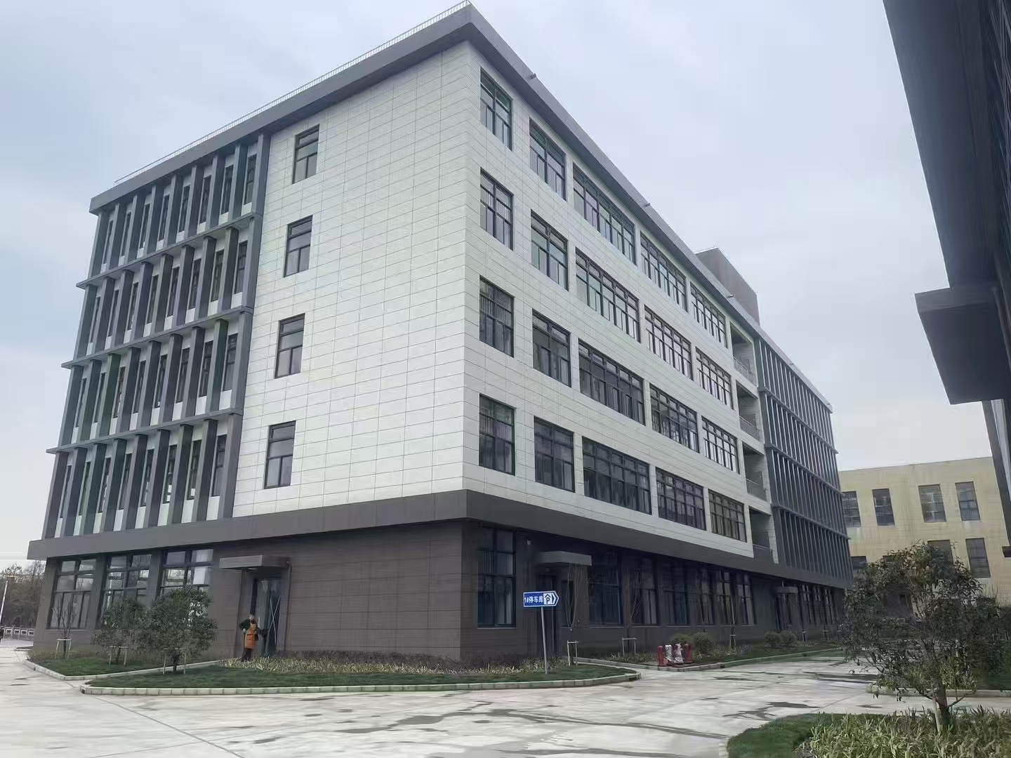 新建厂房，双层，丙二类喷淋消防